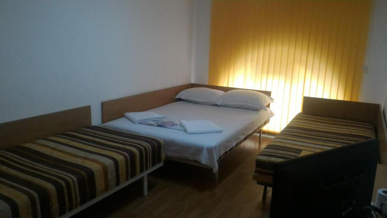 רוסה Hostel Ruschuk מראה חיצוני תמונה
